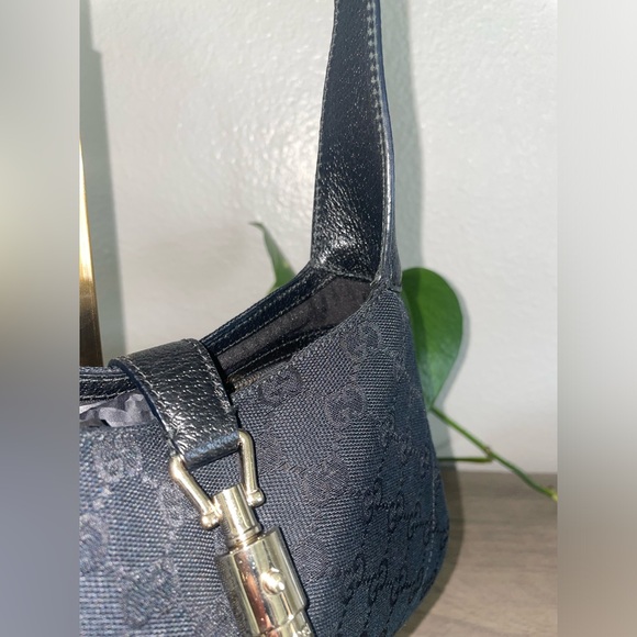 VINTAGE Mini Gucci Jackie with Gold Hardware - Picture 3 of 9